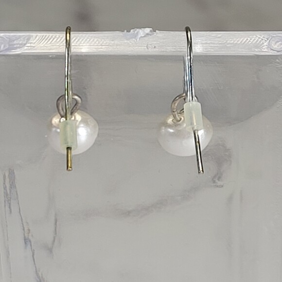 Pearl imitation round drop earrings - Picture 2 of 6